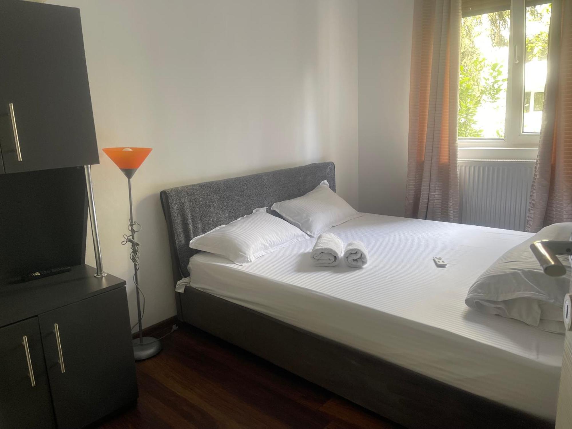 Carlitos Apt Râmnicu Vâlcea Εξωτερικό φωτογραφία